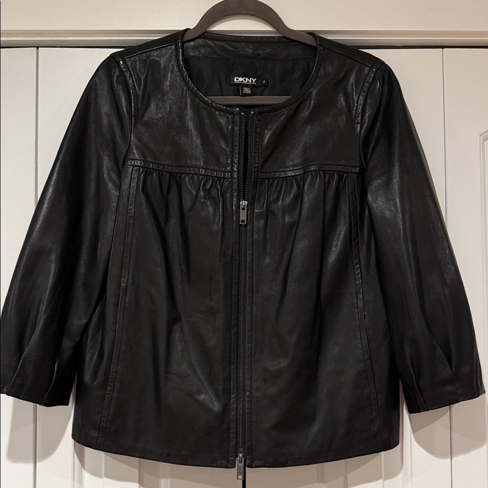 DKNY Women's Sleek Black lambskin‎ Leather Jacket 8 3/4 sleeve